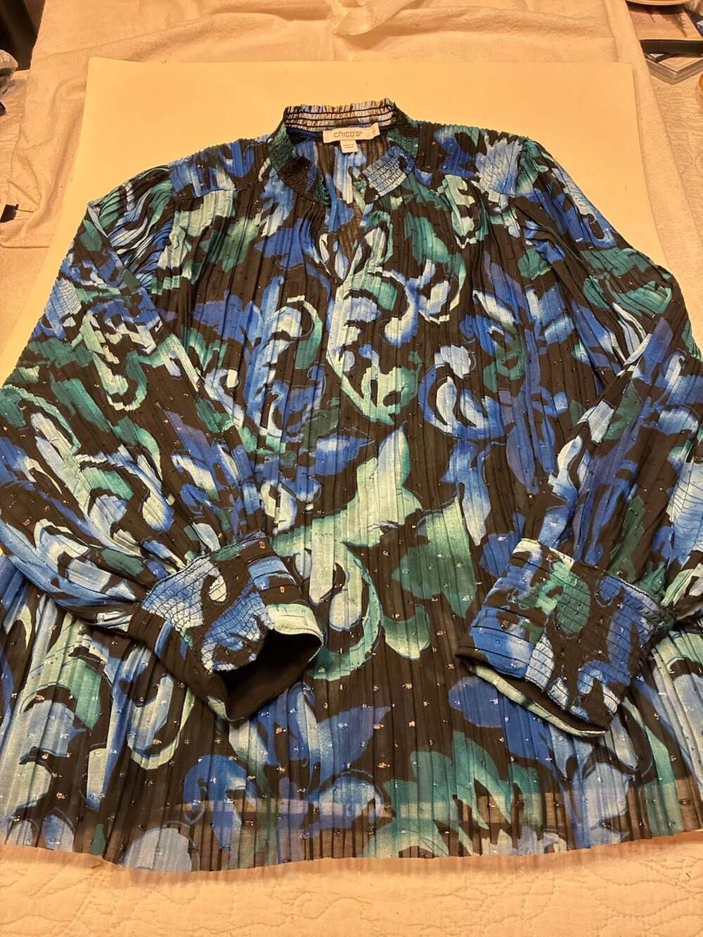 Chico's Pleated Long Sleeve Blouse Size 0 US 4 Blue Floral